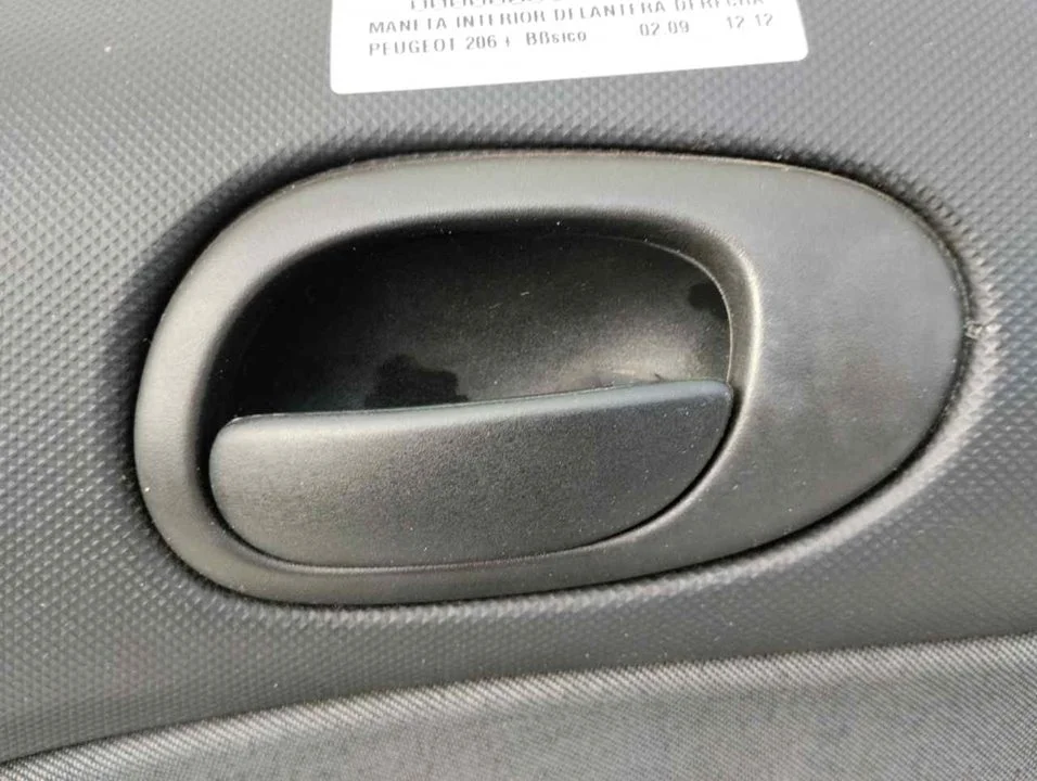 Foto de MANETA INTERIOR DELANTERA DERECHA PEUGEOT 206 + 1.1 (60 CV / 44 KW)