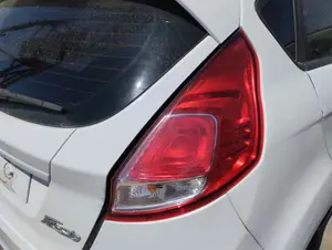 Foto de PILOTO TRASERO DERECHO FORD FIESTA (CNN) 1.5 TDCi CAT (75 CV / 55 KW) referencia 1090041