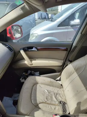 Foto de MANETA INTERIOR DELANTERA DERECHA AUDI Q7 (4L) 3.0 V6 24V TDI (233 CV / 171 KW) referencia 4L0837020A FKZ