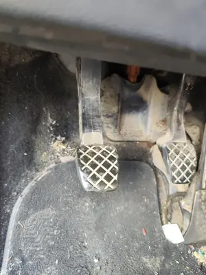 Foto de PEDAL EMBRAGUE VOLKSWAGEN GOLF VI (5K1)(10.2008) 2.0 TDI (110 CV / 81 KW)