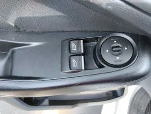 Foto de MANDO ELEVALUNAS DELANTERO IZQUIERDO FORD FIESTA (CNN) 1.5 TDCi CAT (75 CV / 55 KW)