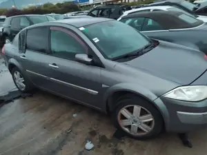 Foto de ALETA DELANTERA DERECHA RENAULT MEGANE II BERLINA 5P 1.4 16V (98 CV / 72 KW) referencia 7701477187 foto 2