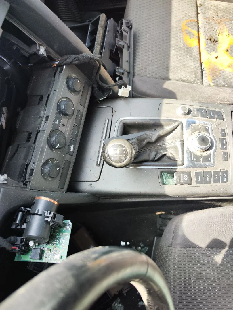Foto de CENICERO AUDI A6 BERLINA (4F2) 2.0 TDI (140 CV / 103 KW)