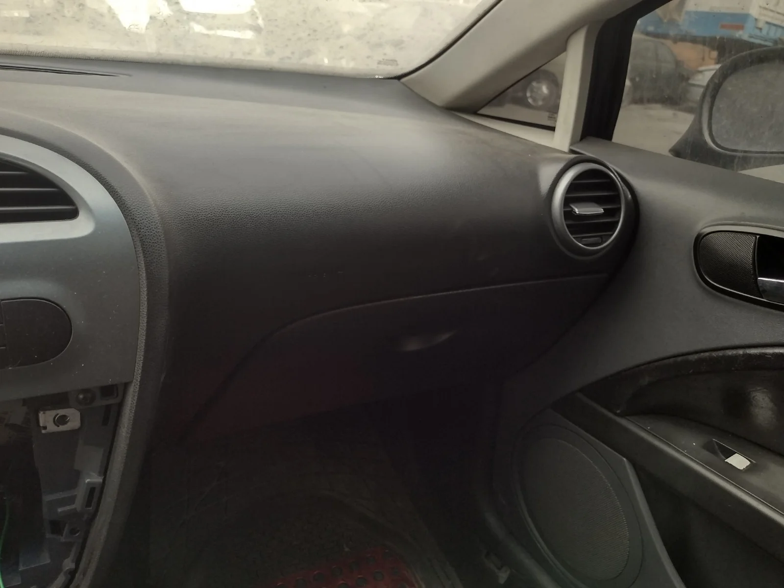 Foto de GUANTERA SEAT LEON (1P1) 2.0 TDI (140 CV / 103 KW)