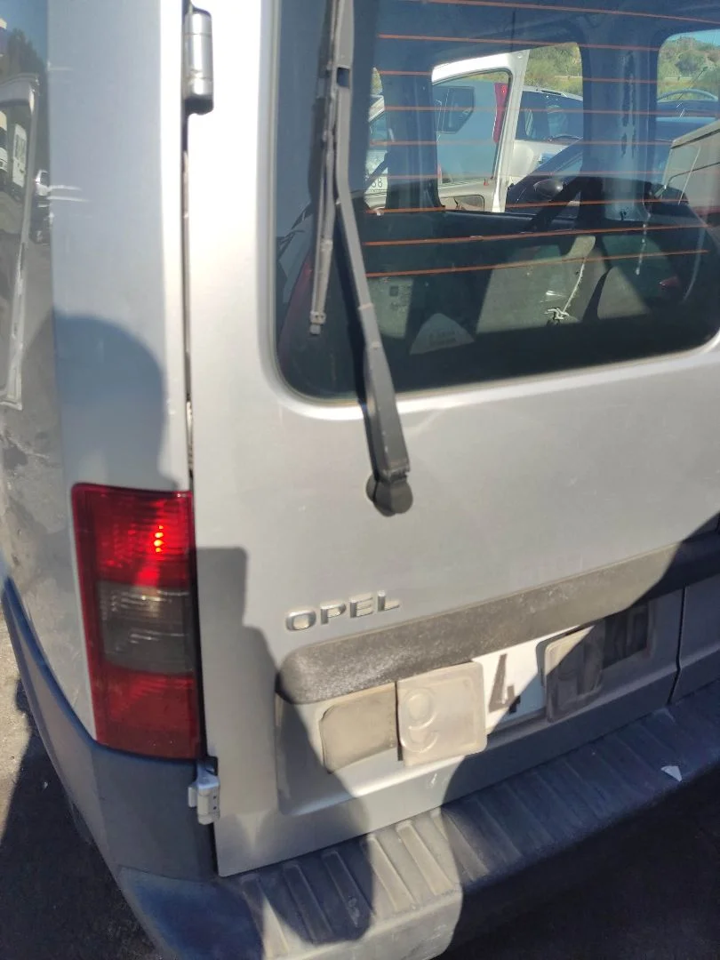 Foto de MOTOR LIMPIA TRASERO OPEL COMBO (CORSA C) 1.7 16V DI CAT (Y 17 DTL / LK8) (65 CV / 48 KW)