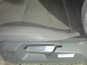 Foto de ASIENTO DELANTERO IZQUIERDO VOLKSWAGEN TOURAN (1T2) 1.9 TDI (105 CV / 77 KW) referencia 1K4881105ME foto 9