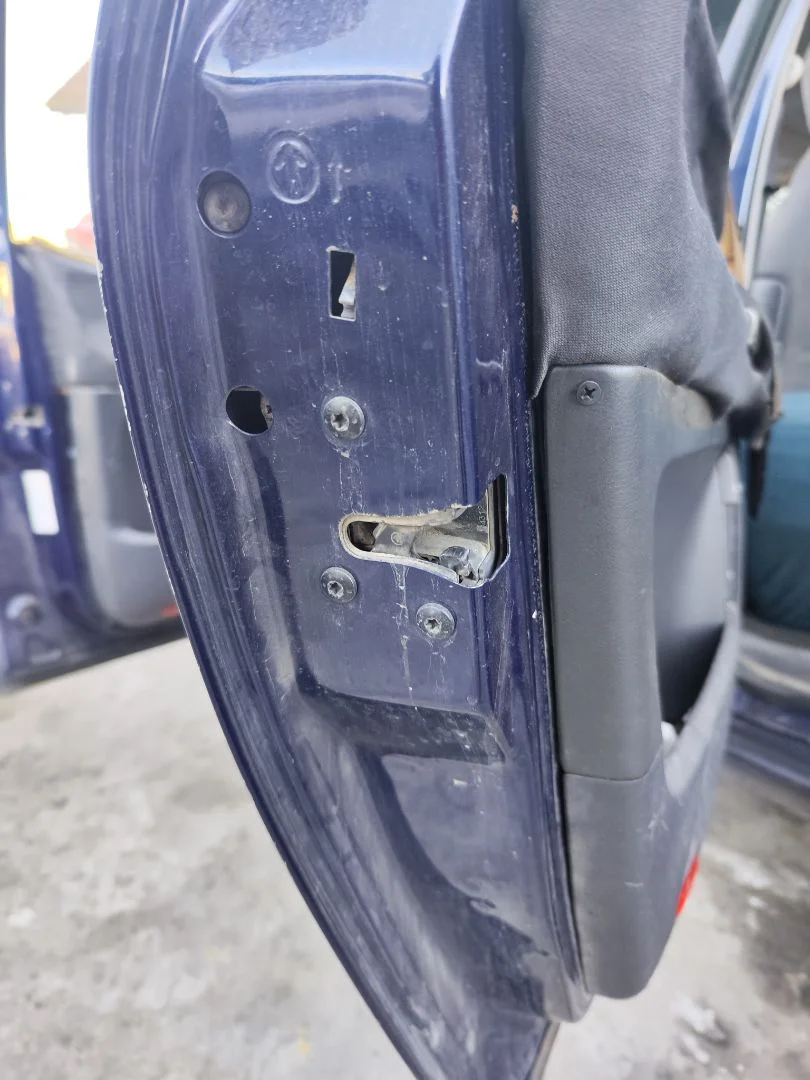 Foto de CERRADURA PUERTA TRASERA IZQUIERDA SEAT ALHAMBRA (7V9) 1.9 TDI (116 CV / 85 KW)