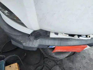 Foto de REFUERZO PARAGOLPES DELANTERO RENAULT KANGOO I (F/KC0) 1.9 dCi Diesel CAT (84 CV / 62 KW)