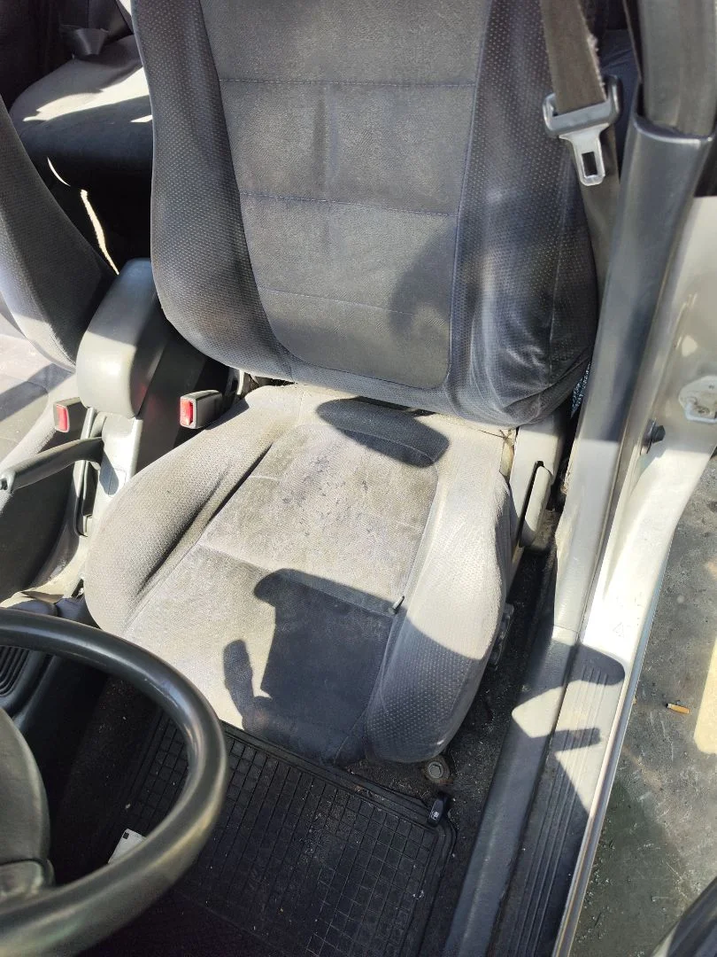 Foto de ASIENTO DELANTERO IZQUIERDO TOYOTA COROLLA (E11) 2.0 Turbodiesel CAT (90 CV / 66 KW)