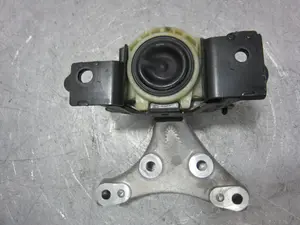 Foto de SOPORTE MOTOR OPEL CROSSLAND X 1.2 (110 CV / 81 KW) referencia 9678252080 foto 2