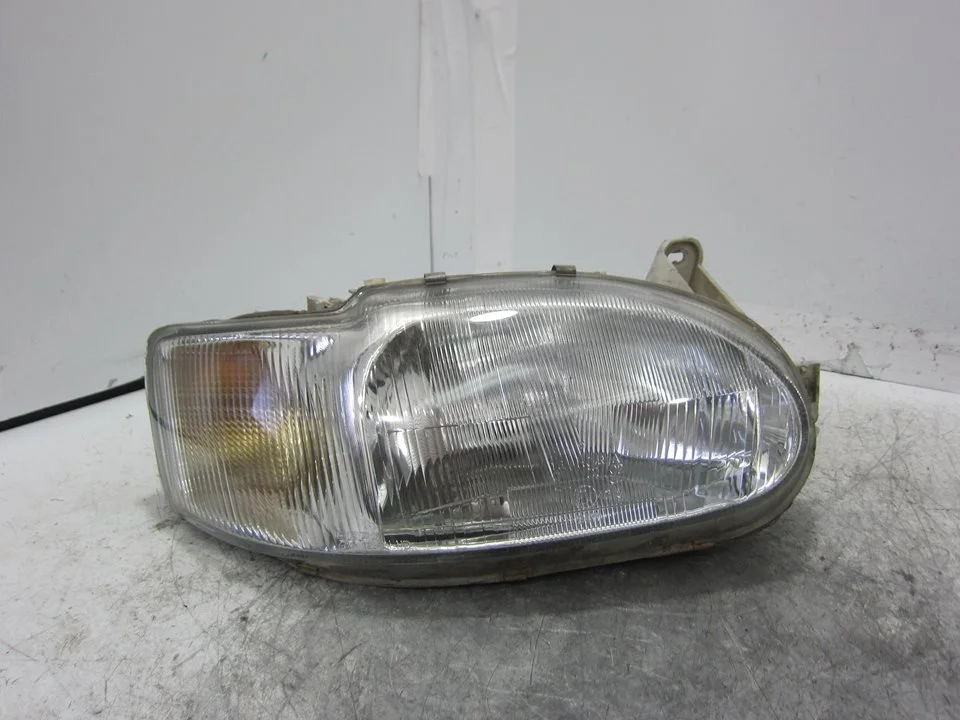 Foto de FARO DERECHO FORD ESCORT BERL./TURNIER referencia 4311126R