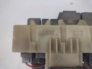 Foto de CAJA RELES / FUSIBLES FORD FOCUS BERLINA (CAK) 2.0 16V CAT (131 CV / 96 KW) referencia 98AG14A073CE foto 4