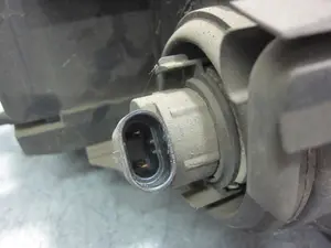Foto de FARO IZQUIERDO BMW SERIE 3 COMPACTO (E46) 2.0 16V Diesel CAT (150 CV / 110 KW) referencia 0301187201 foto 9
