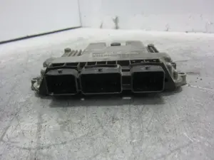 Foto de CENTRALITA MOTOR UCE RENAULT MEGANE II BERLINA 3P 1.9 dCi Diesel (120 CV / 88 KW) referencia 8200391966 foto 5
