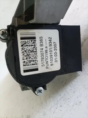 Foto de CONMUTADOR DE ARRANQUE FIAT GRANDE PUNTO (299) VAN 1.3 16V JTD CAT (75 CV / 55 KW) referencia 51793074 foto 2