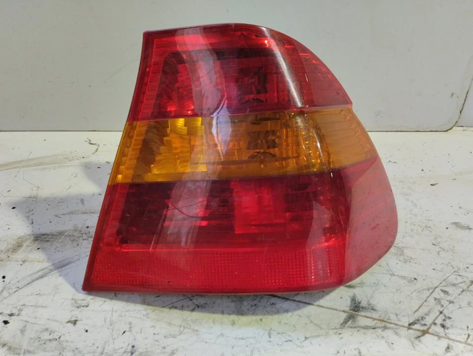 Foto de PILOTO TRASERO DERECHO BMW SERIE 3 BERLINA (E46) referencia 388012