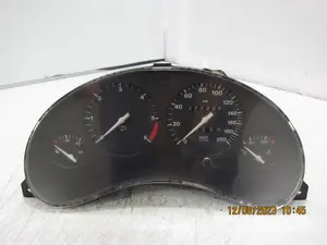 Foto de CUADRO INSTRUMENTOS OPEL CORSA B referencia 90534403
