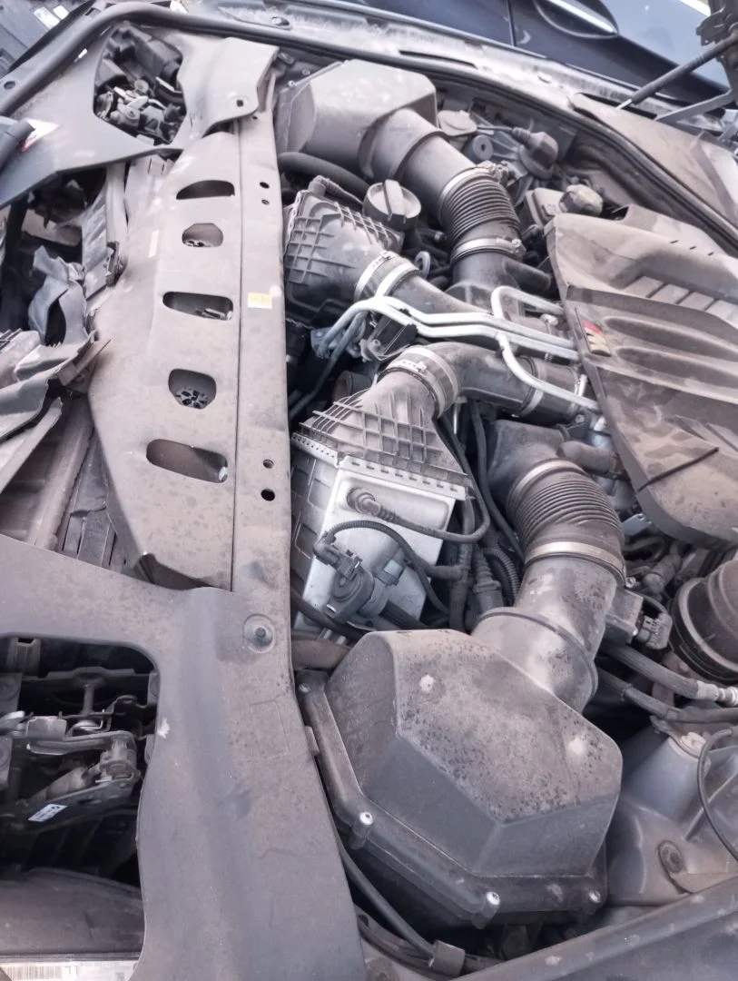 Foto de CAJA FILTRO AIRE BMW SERIE M6 GRAN COUPE (F06) 4.4 V8 32V (560 CV / 412 KW) referencia 13717843291