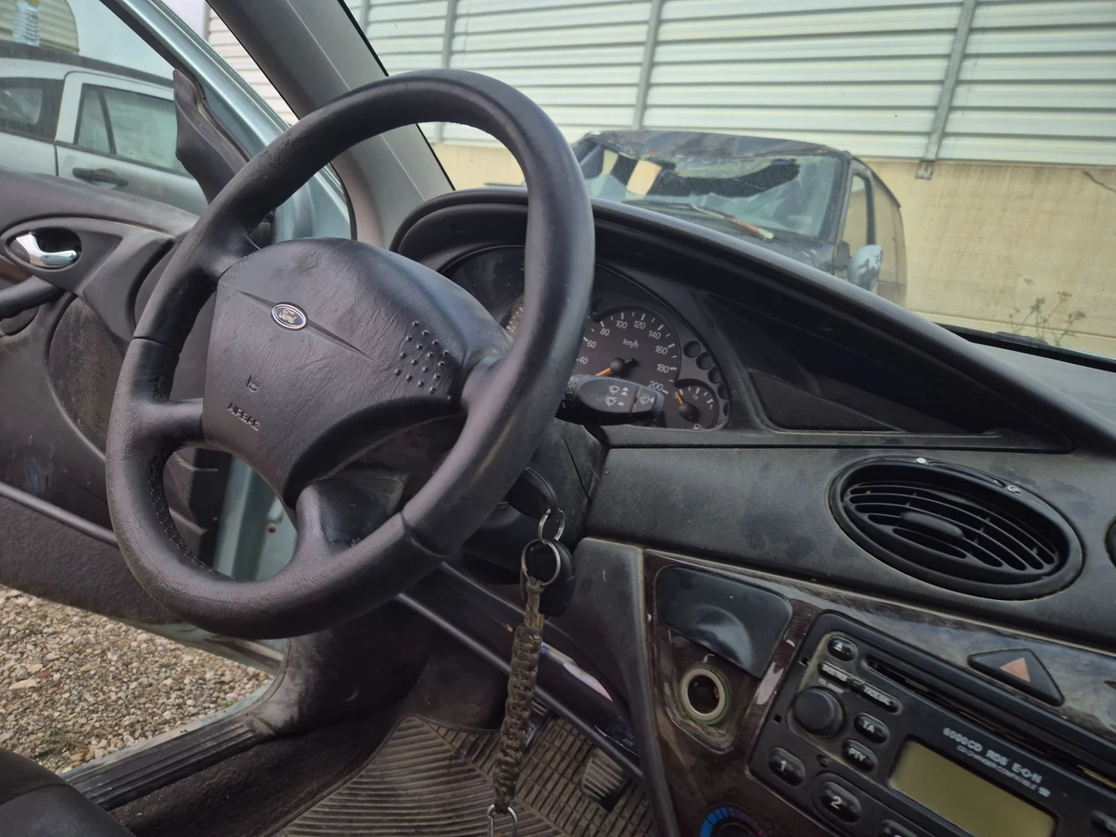 Foto de VOLANTE FORD FOCUS FAMILIAR (CAK) 1.8 TDDI Turbodiesel CAT (90 CV / 66 KW)