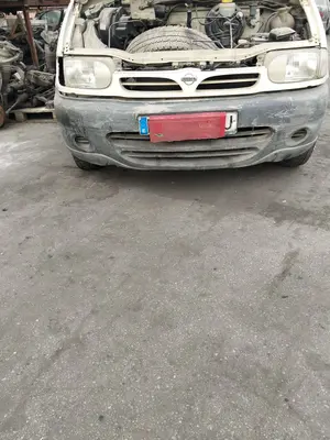 Foto de PARAGOLPES DELANTERO NISSAN VANETTE CARGO 2.3 Diesel (75 CV / 55 KW)