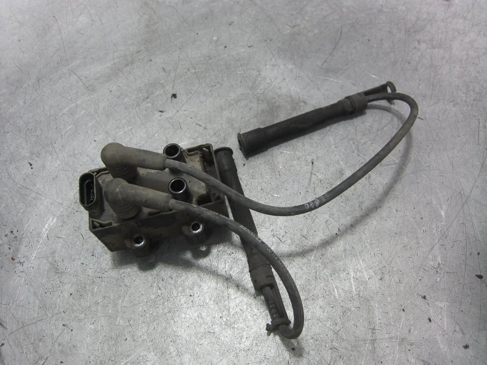 Foto de BOBINA ENCENDIDO RENAULT CLIO II FASE II (B/CB0) 1.2 (58 CV / 43 KW) referencia 7700274008