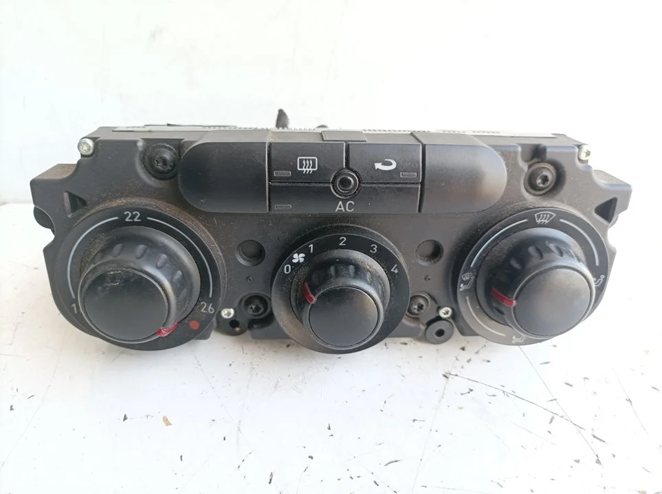 Foto de MANDO CALEFACCION / AIRE ACONDICIONADO SEAT LEON (1P1) referencia 743138