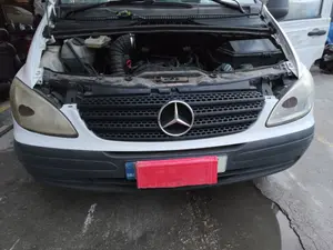 Foto de REJILLA DELANTERA MERCEDES-BENZ VITO FURGÓN (639) 2.1 CDI CAT (109 CV / 80 KW) foto 1