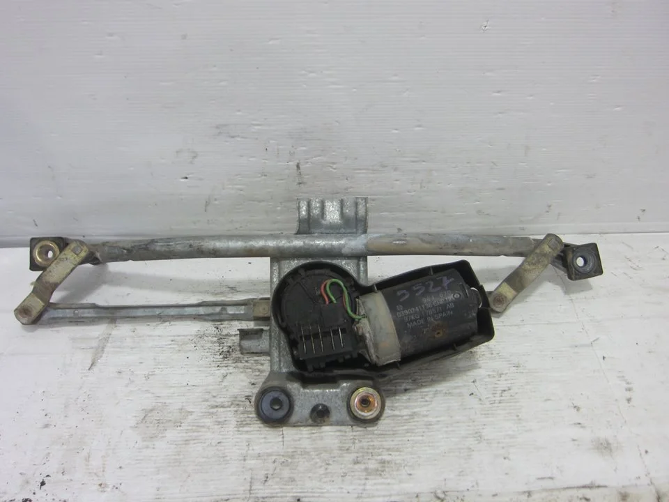 Foto de MOTOR LIMPIA DELANTERO FORD KA (CCQ) 1.3 CAT (50 CV / 37 KW) referencia 0390241136