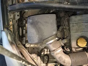 Foto de CAJA FILTRO AIRE OPEL MERIVA B