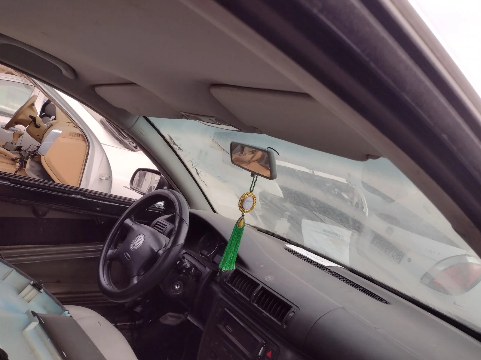 Foto de PARASOL DERECHO VOLKSWAGEN PASSAT BERLINA (3B2) 1.9 TDI (110 CV / 81 KW) referencia 3B0857552AKFKZ