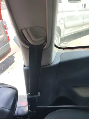 Foto de CINTURON SEGURIDAD DELANTERO DERECHO RENAULT MEGANE II BERLINA 3P 1.9 dCi Diesel (120 CV / 88 KW)