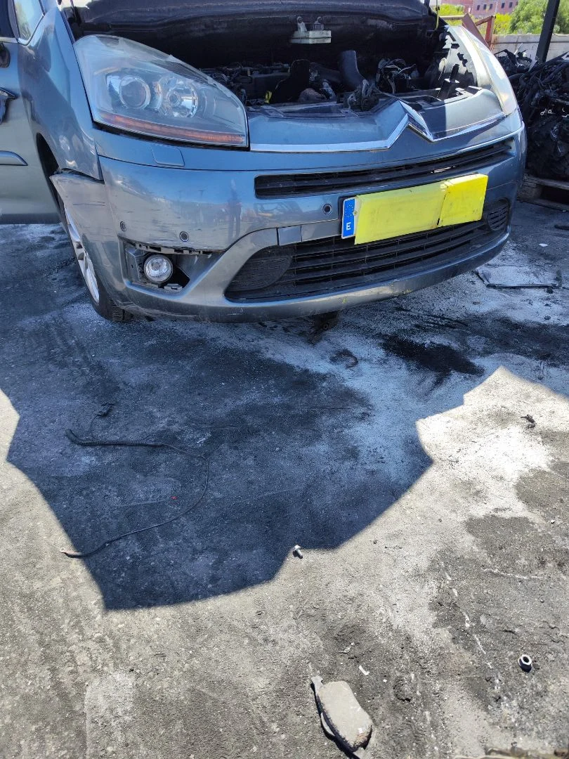 Foto de PARAGOLPES DELANTERO CITROEN GRAND C4 PICASSO 1.6 16V HDi FAP (109 CV / 80 KW)