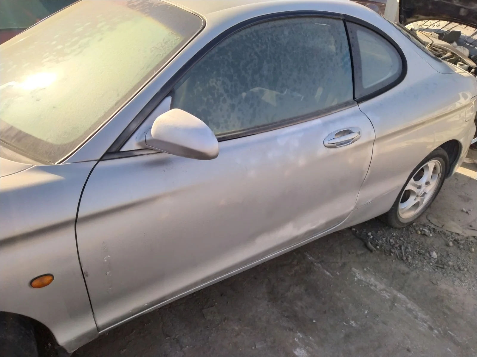 Foto de PUERTA DELANTERA IZQUIERDA HYUNDAI COUPE (RD) 1.6 16V CAT (107 CV / 79 KW)
