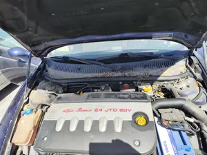 Foto de TAPA MOTOR ALFA ROMEO 156 SPORTWAGON 2.4 JTD CAT (175 CV / 129 KW)