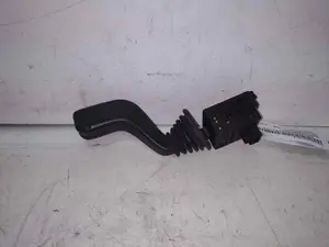 Foto de MANDO INTERMITENTES OPEL CORSA C 1.2 16V CAT (Z 12 XE / LW4) (75 CV / 55 KW) referencia 09185413 foto 4
