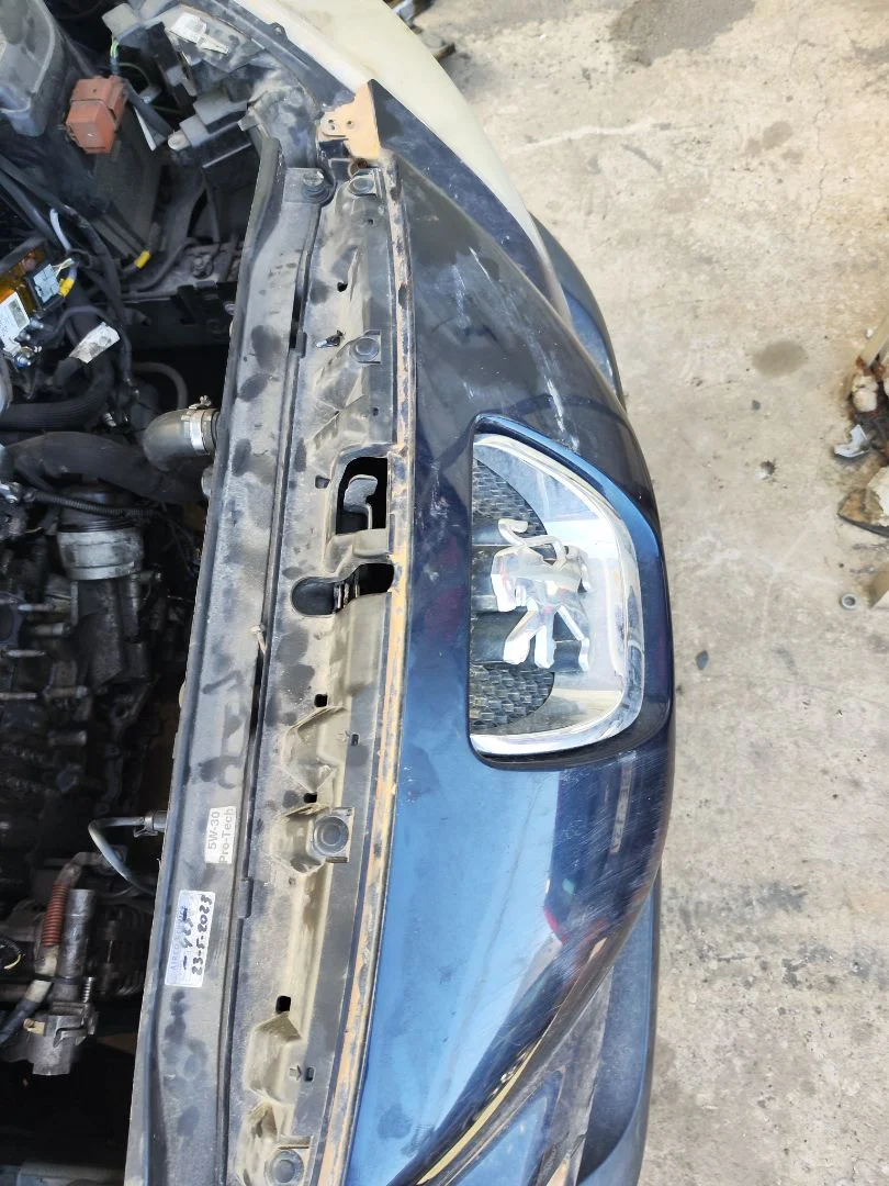 Foto de REFUERZO PARAGOLPES DELANTERO PEUGEOT 308 1.6 16V (120 CV / 88 KW)