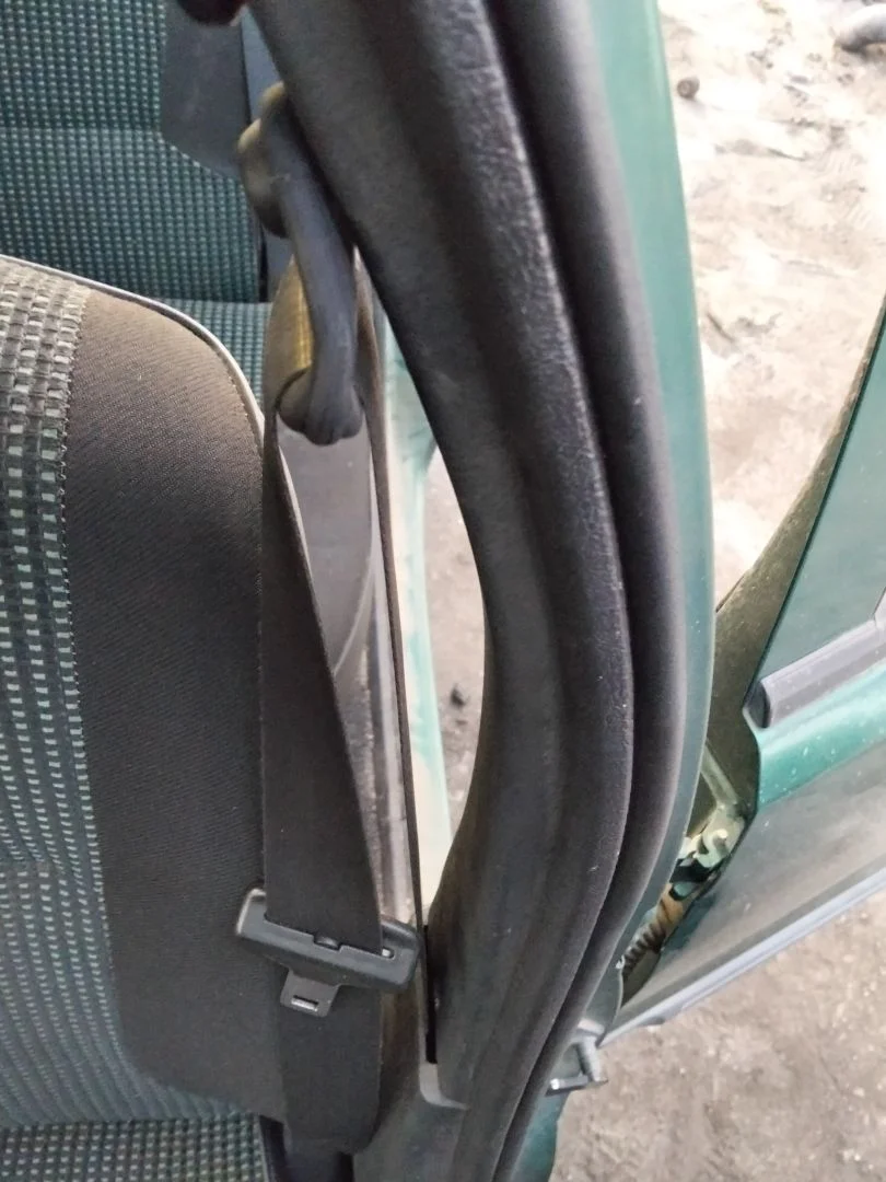 Foto de CINTURON SEGURIDAD DELANTERO IZQUIERDO PEUGEOT 106 (S2) 1.1 (60 CV / 44 KW)