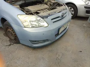 Foto de PARAGOLPES DELANTERO TOYOTA COROLLA (E12) 1.4 16V CAT (97 CV / 71 KW) foto 3