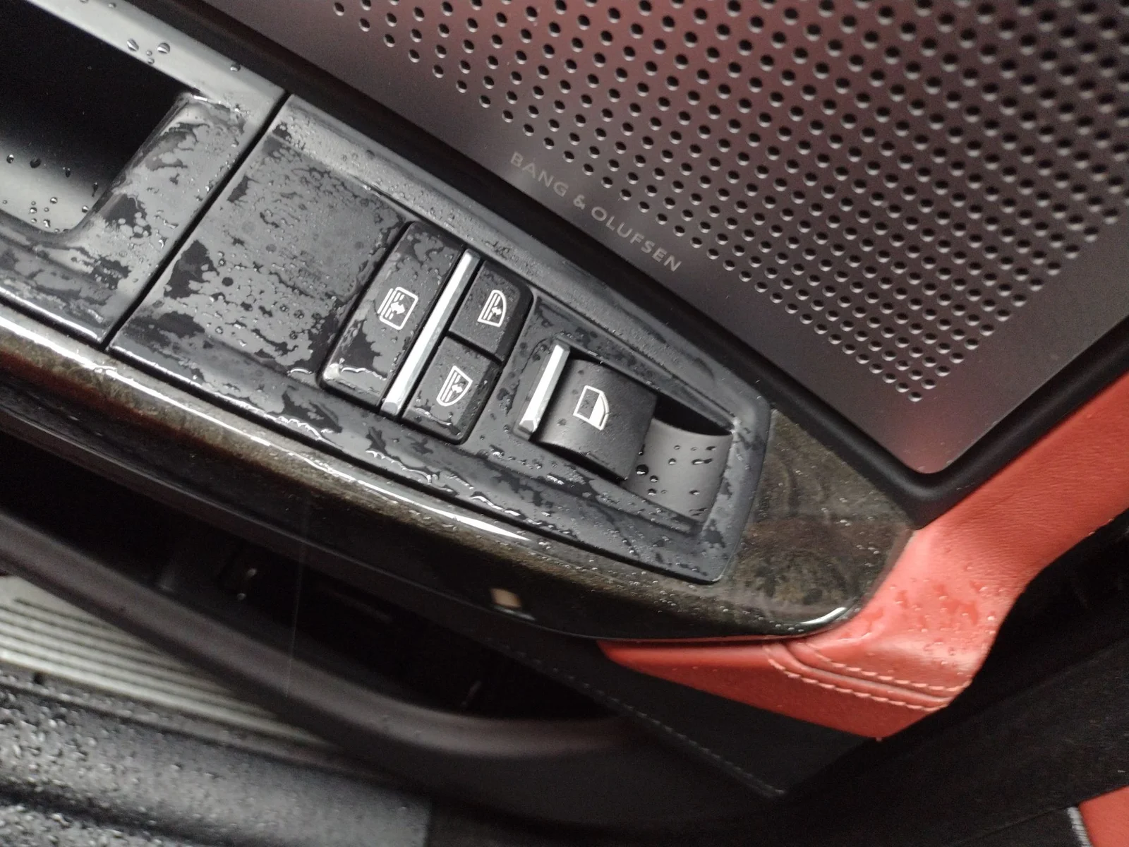 Foto de MANDO ELEVALUNAS TRASERO IZQUIERDO BMW SERIE M6 GRAN COUPE (F06) 4.4 V8 32V (560 CV / 412 KW) referencia 6945874