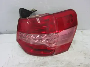 Foto de PILOTO TRASERO DERECHO CITROEN C5 BERLINA referencia 9681063680