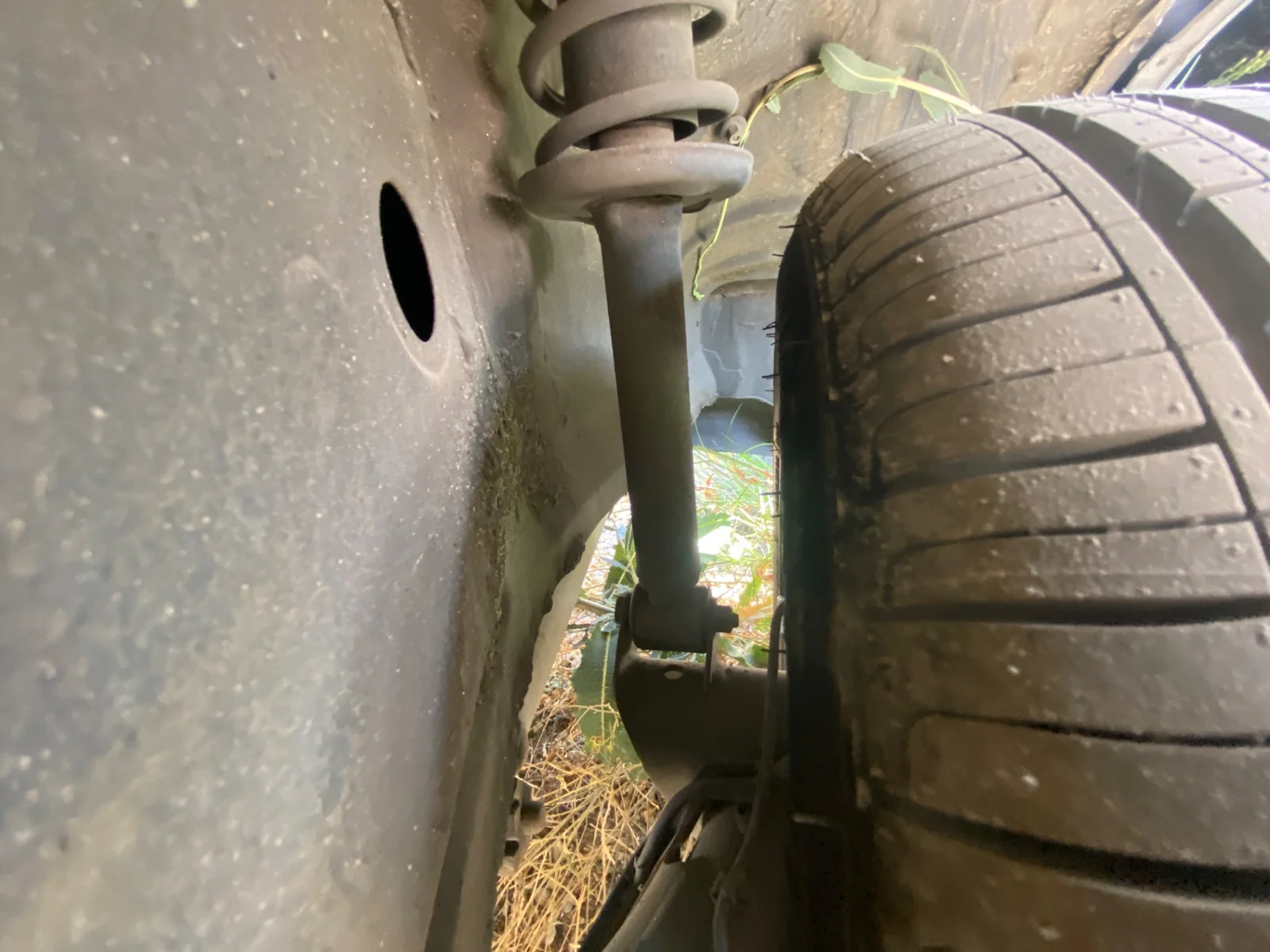 Foto de BRAZO SUSPENSION TRASERO IZQUIERDO VOLKSWAGEN POLO III (6N1) 1.4 (60 CV / 44 KW)