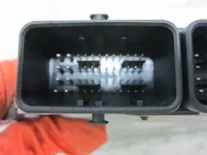 Foto de CENTRALITA SUSPENSION PEUGEOT 407 COUPÉ 2.7 HDi FAP CAT (UHZ / DT17TED4) (204 CV / 150 KW) referencia 216804972A foto 2