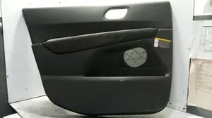 Foto de GUARNECIDO PUERTA DELANTERA IZQUIERDA PEUGEOT 5008 1.6 HDi FAP (112 CV / 82 KW) referencia 98004809ZE