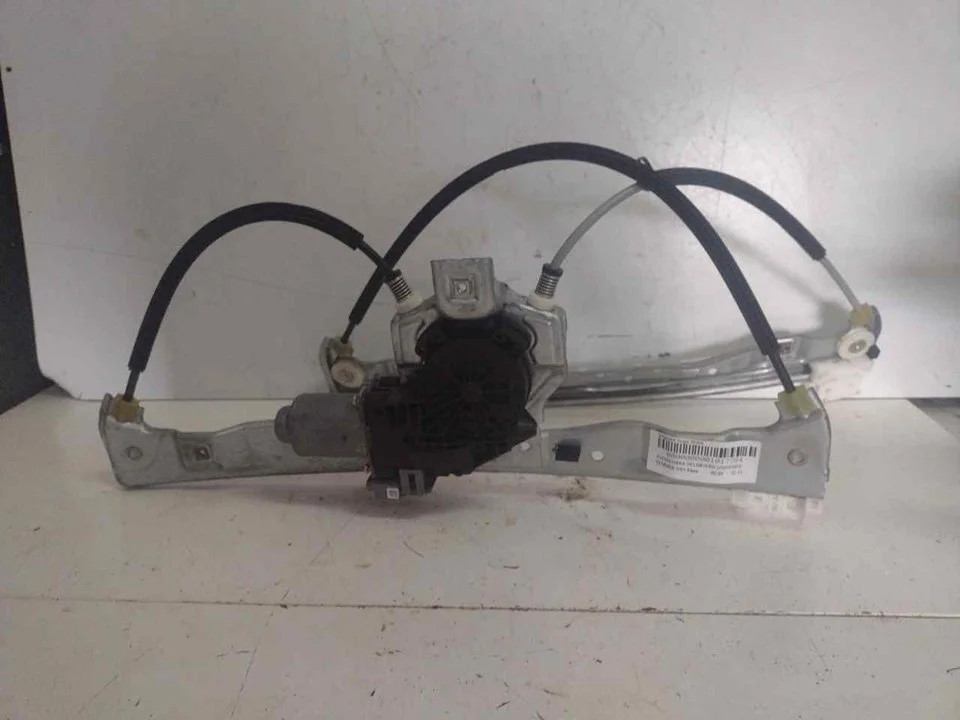 Foto de ELEVALUNAS DELANTERO IZQUIERDO CITROEN DS3 1.6 16V (156 CV / 115 KW) referencia 430105A0
