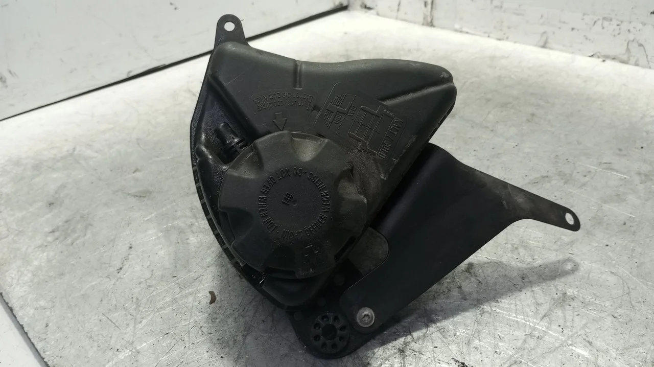 Foto de DEPOSITO EXPANSION BMW SERIE 5 TOURING (F11) 2.0 Turbodiesel (218 CV / 160 KW) referencia 17137601949