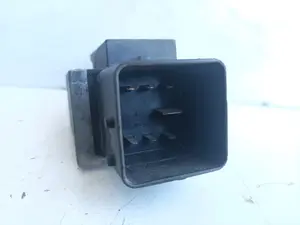 Foto de CAJA PRECALENTAMIENTO CITROEN XSARA PICASSO 2.0 HDi CAT (RHY / DW10TD) (90 CV / 66 KW) referencia 9640469680 foto 2