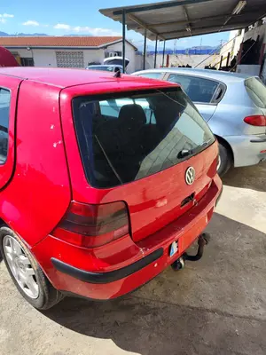 Foto de PORTON TRASERO VOLKSWAGEN GOLF IV BERLINA (1J1)(10.1997) 1.9 TDI (90 CV / 66 KW) foto 4