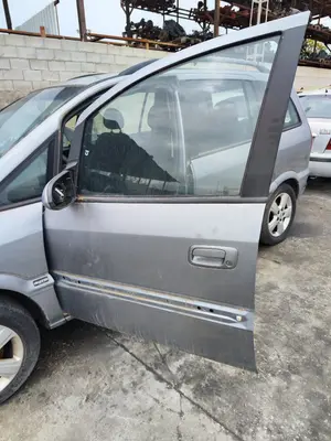 Foto de PUERTA DELANTERA IZQUIERDA OPEL ZAFIRA A 2.0 DTI (101 CV / 74 KW)