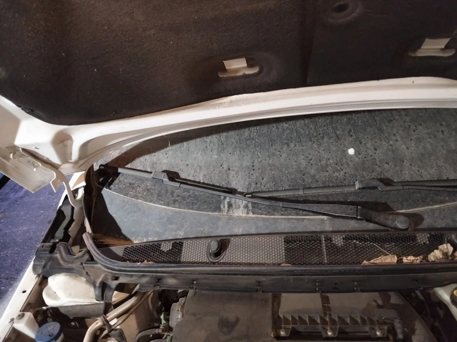 Foto de BRAZO LIMPIA DELANTERO DERECHO PEUGEOT 308