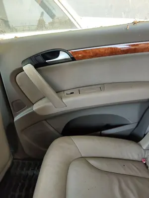 Foto de ELEVALUNAS TRASERO DERECHO AUDI Q7 (4L) 3.0 V6 24V TDI (233 CV / 171 KW)